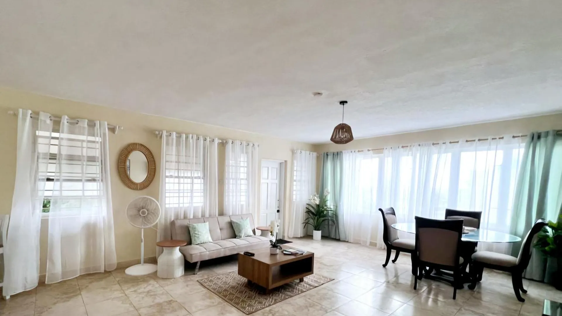 Ocean Bliss Apartments Крайст-Черч